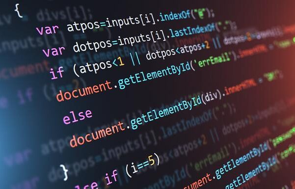 Apprendre à coder au Sénégal : Les langages les plus demandés pour décrocher un emploi en 2025-2026